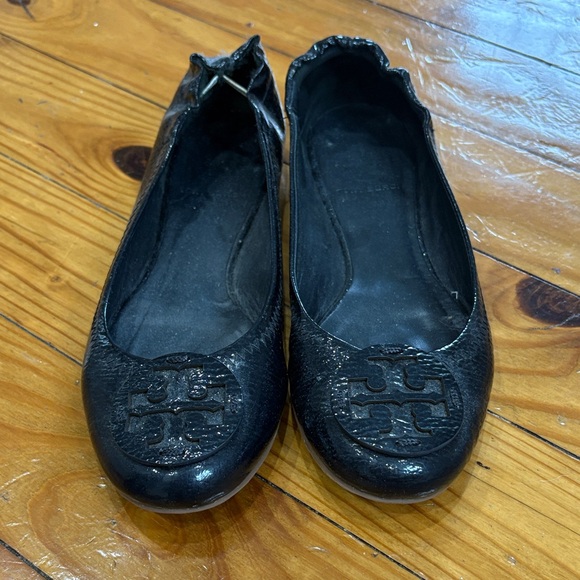 Tory Burch Shoes - Tory Burch Navy Leather Flats